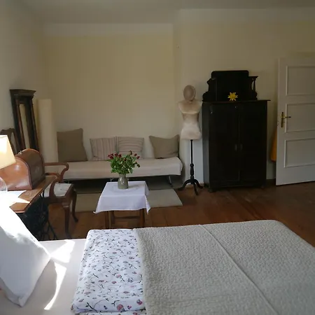 Haus Vincent Stralsund Ferienwohnungen Mit Eigenen Parkplaetzen Esterno foto