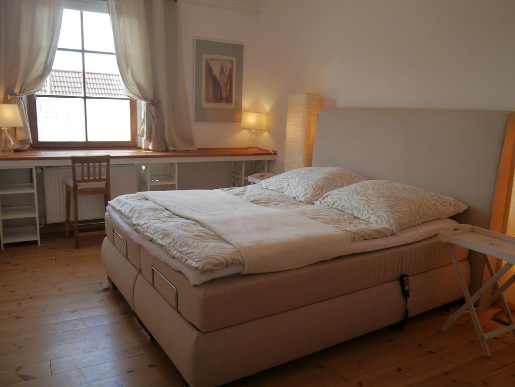 Haus Vincent Mit Eigenen Parkplaetzen Stralsund