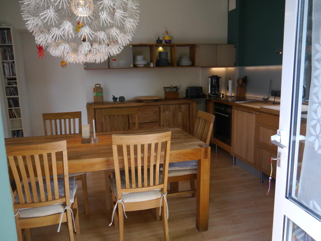 Haus Vincent Mit Eigenen Parkplaetzen Stralsund